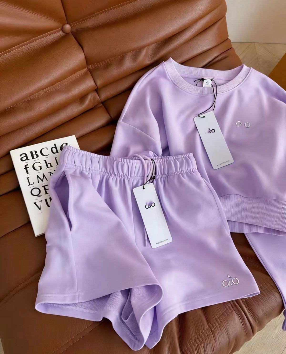 Ensemble Loungewear Alo Accolade – Sweat Court et Short Molleton