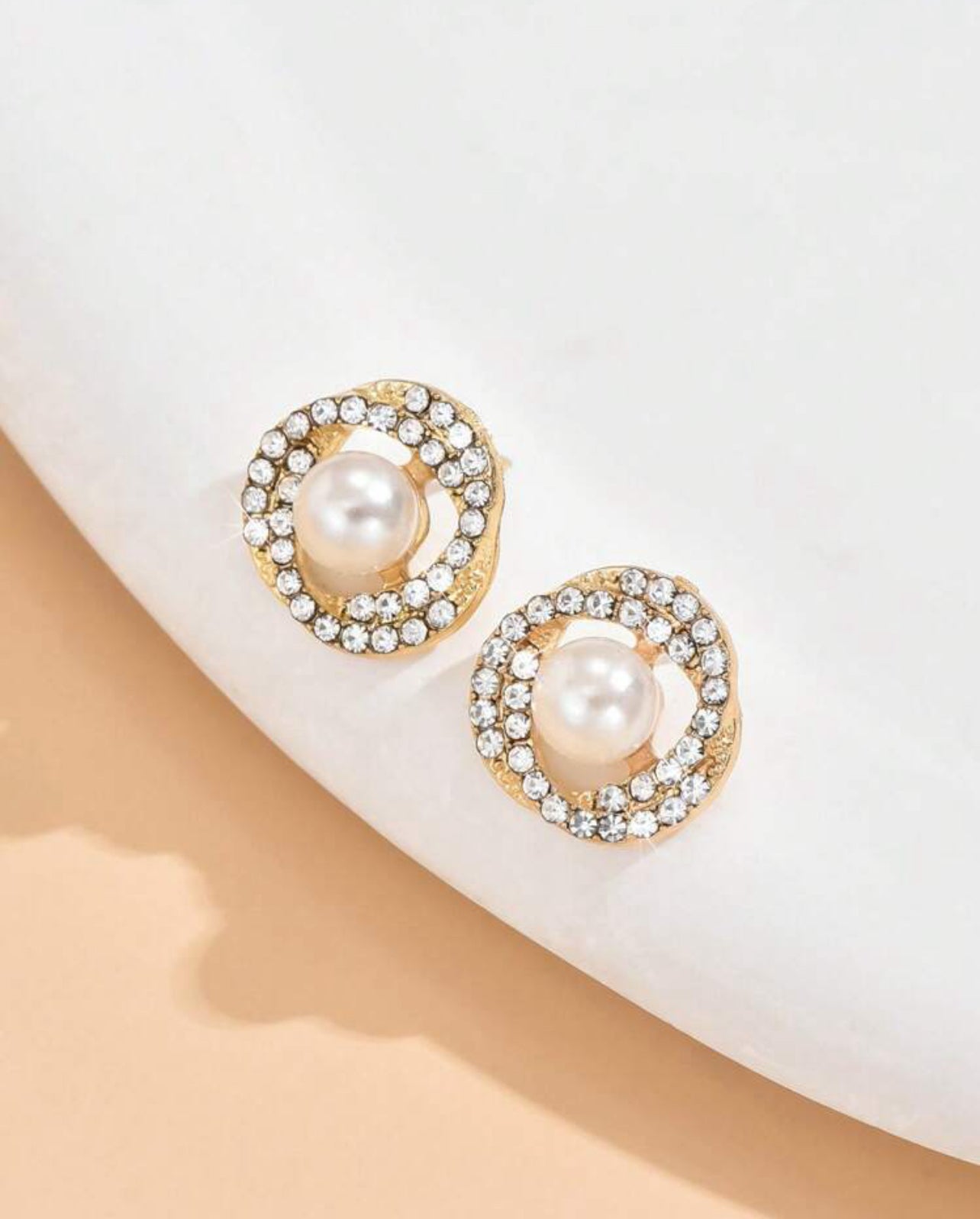 Set of 2 Fashion Faux Pearl Spiral Stud Earrings for Women, Unique Geometric Design Ear Jewelry