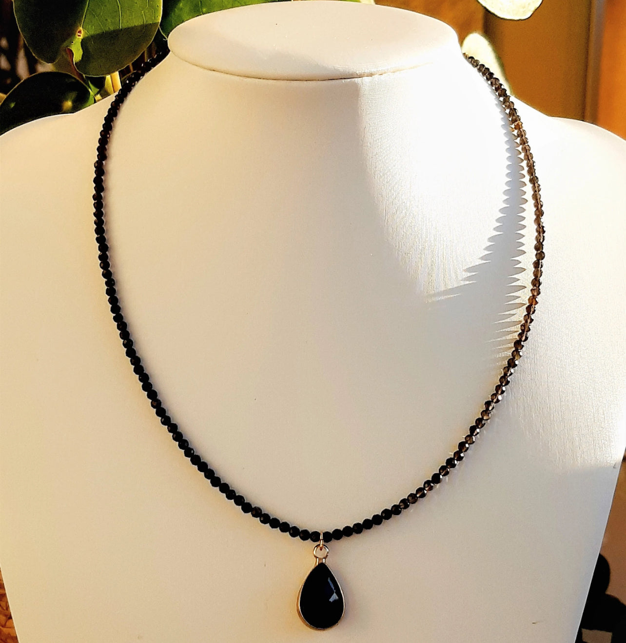 Collier spinelle noir