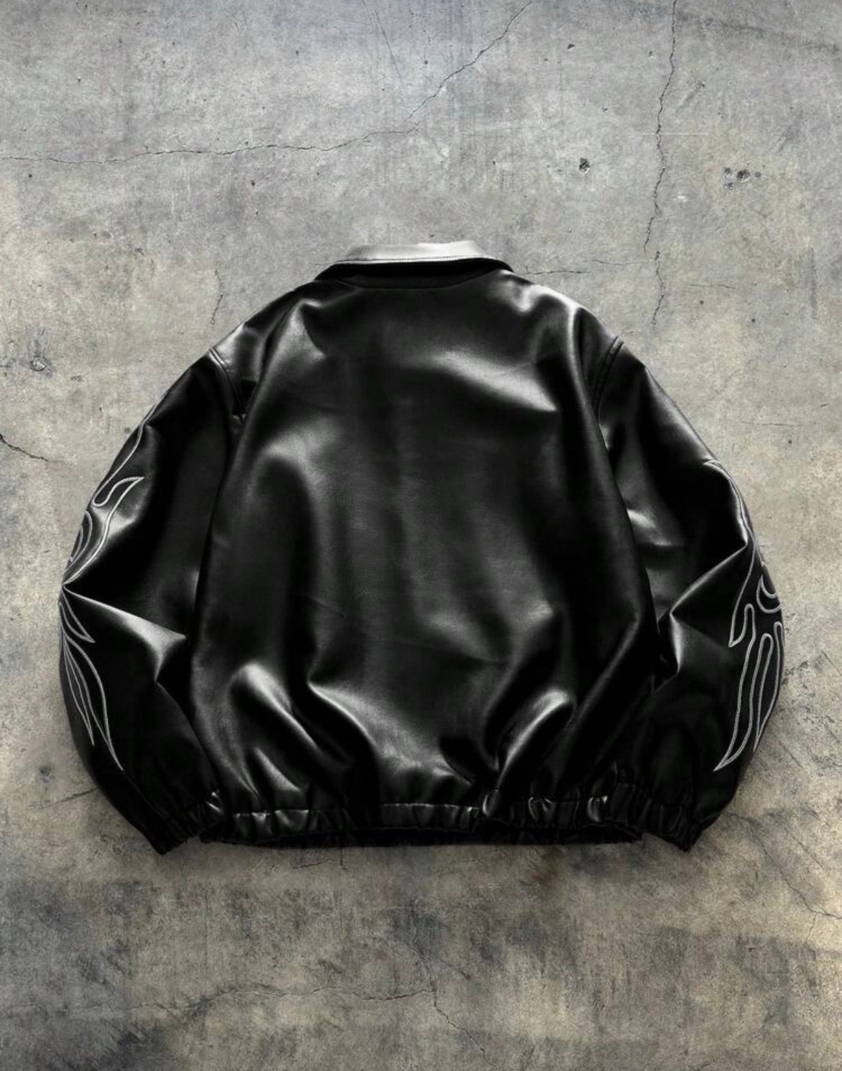 Veste "Ignition" en Simili-Cuir Noir – Broderies Flammes Gothiques