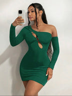 Robe Moulante À Col Asymétrique Découpé