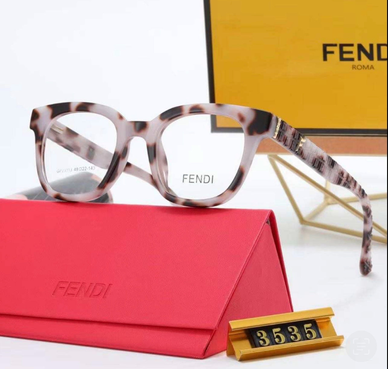 Lunettes élégants fendi
