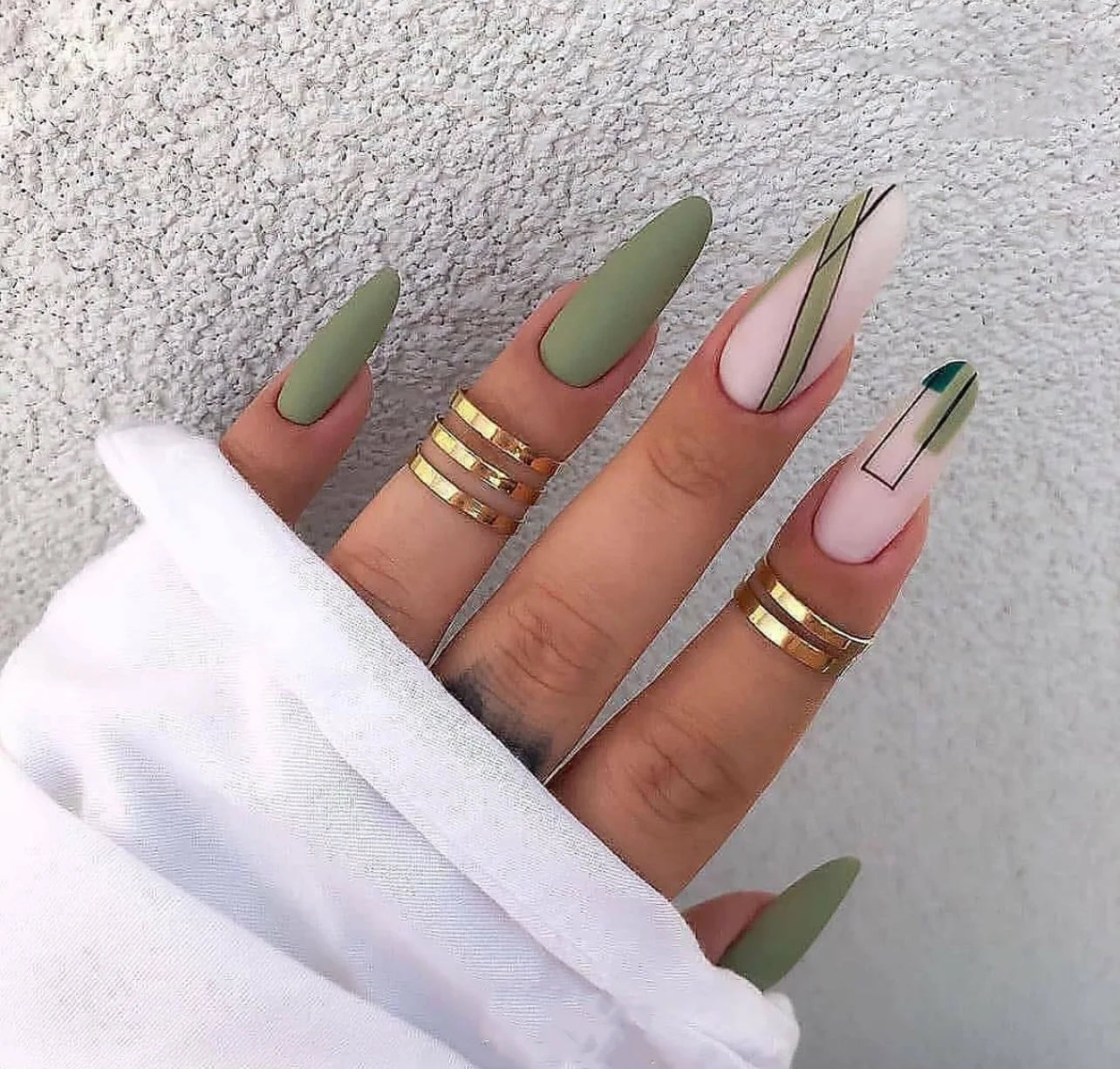 Faux-Ongles Tendance - Designs Uniques à l’Unité