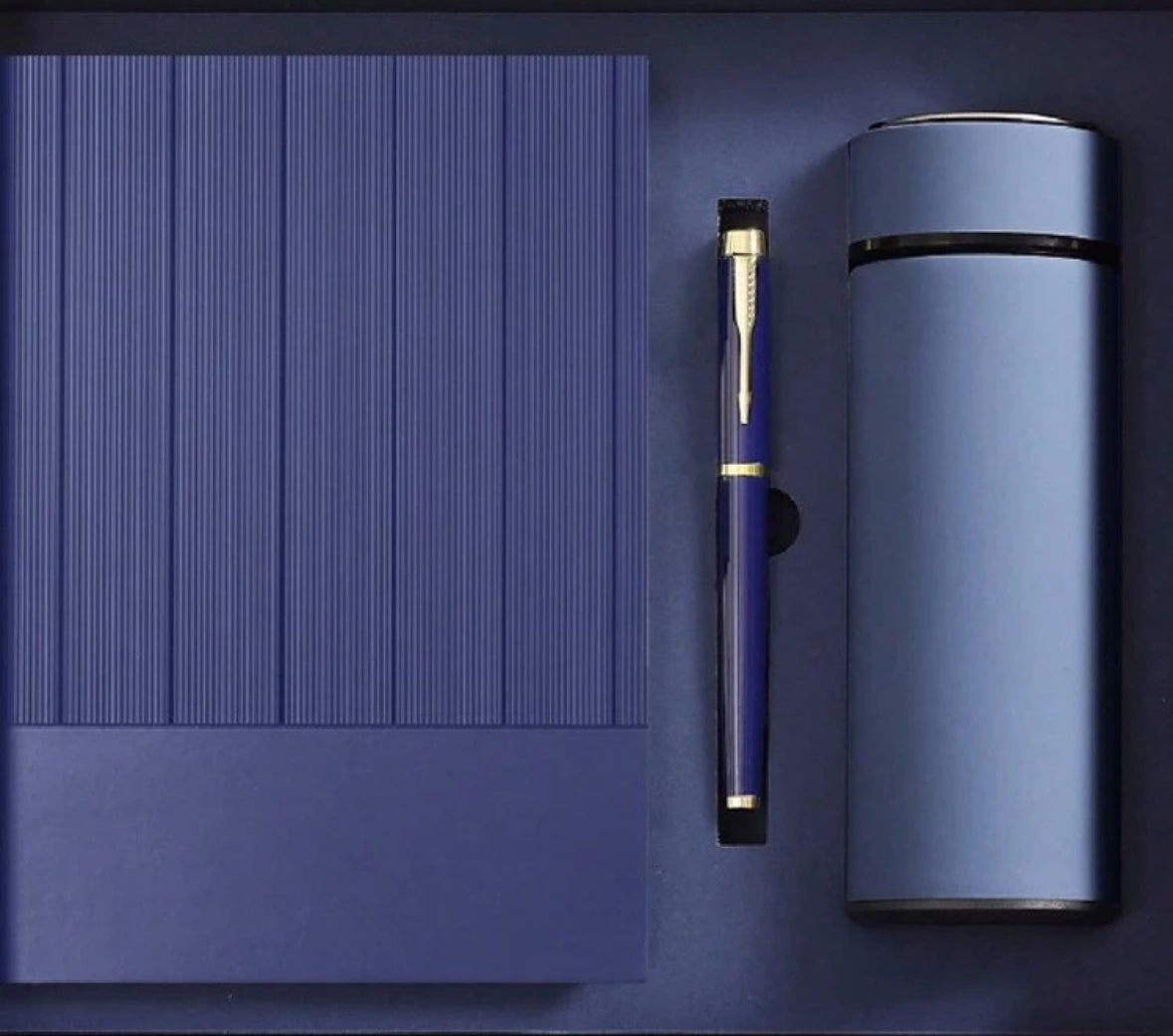 Coffret Cadeau de Luxe Personnalisé – Carnet A5, Stylo & Thermos