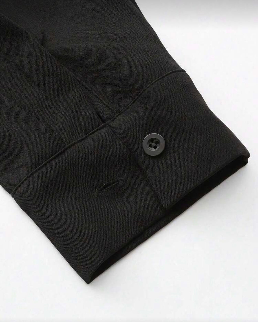Ensemble Kurta Noir Moderne – Tunique à Détails Perlés et Pantalon Assorti