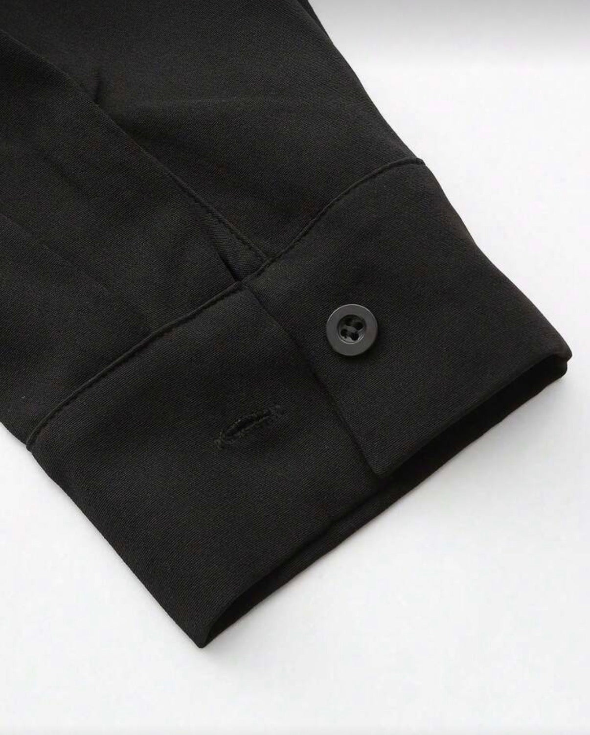 Ensemble Kurta Noir Moderne – Tunique à Détails Perlés et Pantalon Assorti