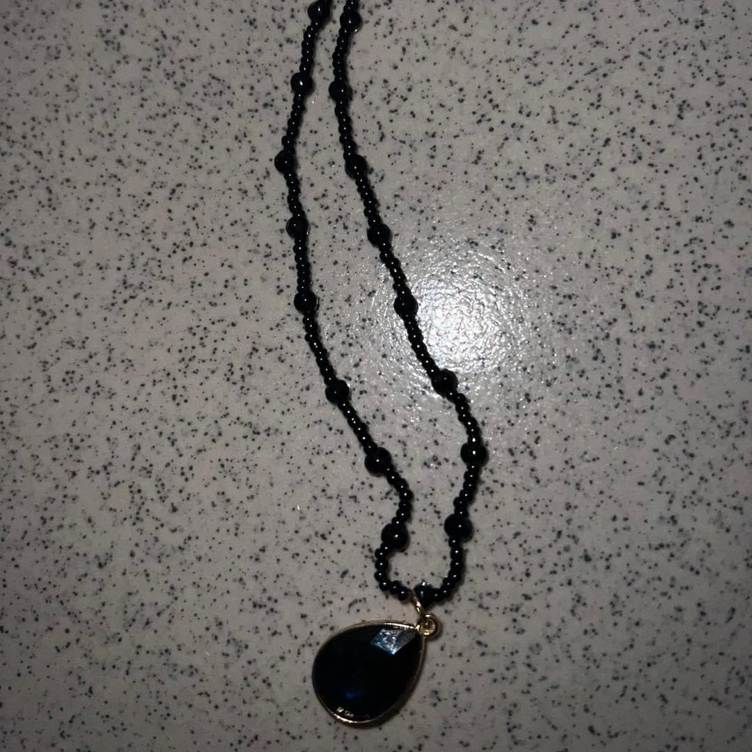 Collier spinelle noir