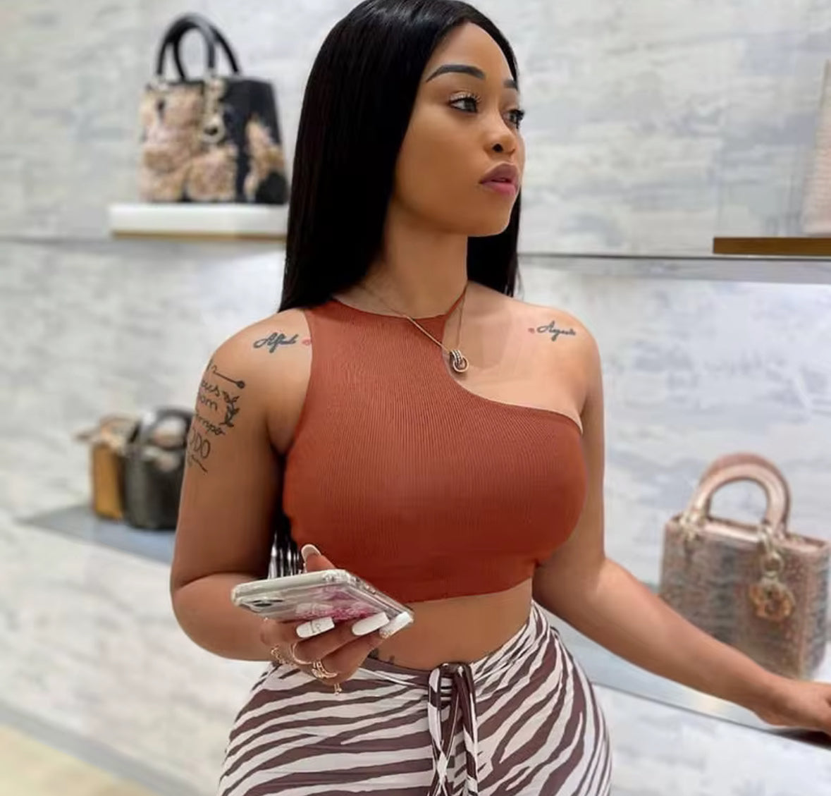 Top asymétrique sans manche – Style chic et moderne