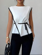Haut Élégant Bicolore avec Ceinture Asymétrique