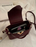 Petit Sac à Main en Velours Léopard – Bordeaux Chic & Fermoir en V