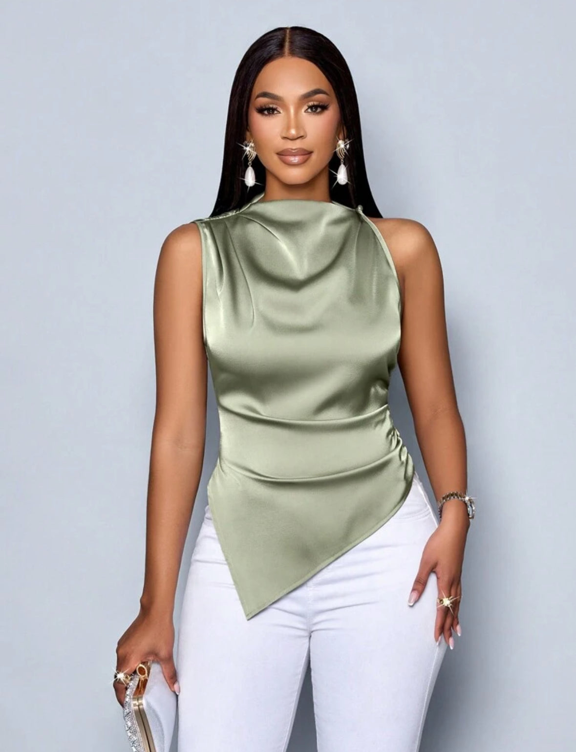 Top en satin asymétrique à col drapé - Élégance Moderne