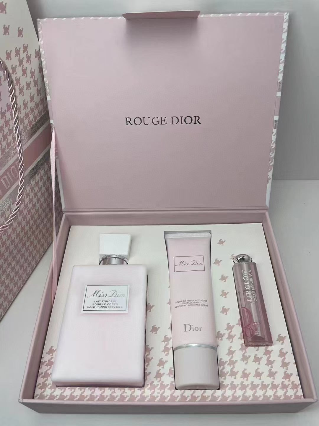Coffret Miss Dior – Lait, Crème & Baume à lèvres