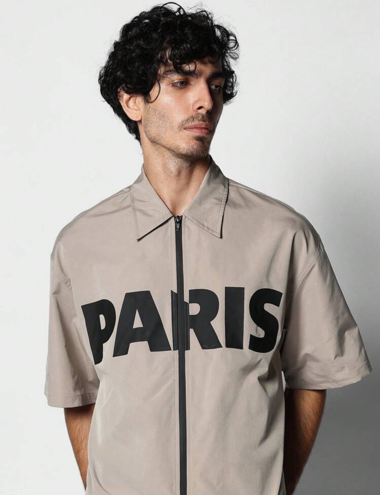 Chemise Oversize “PARIS” en Beige Minimaliste