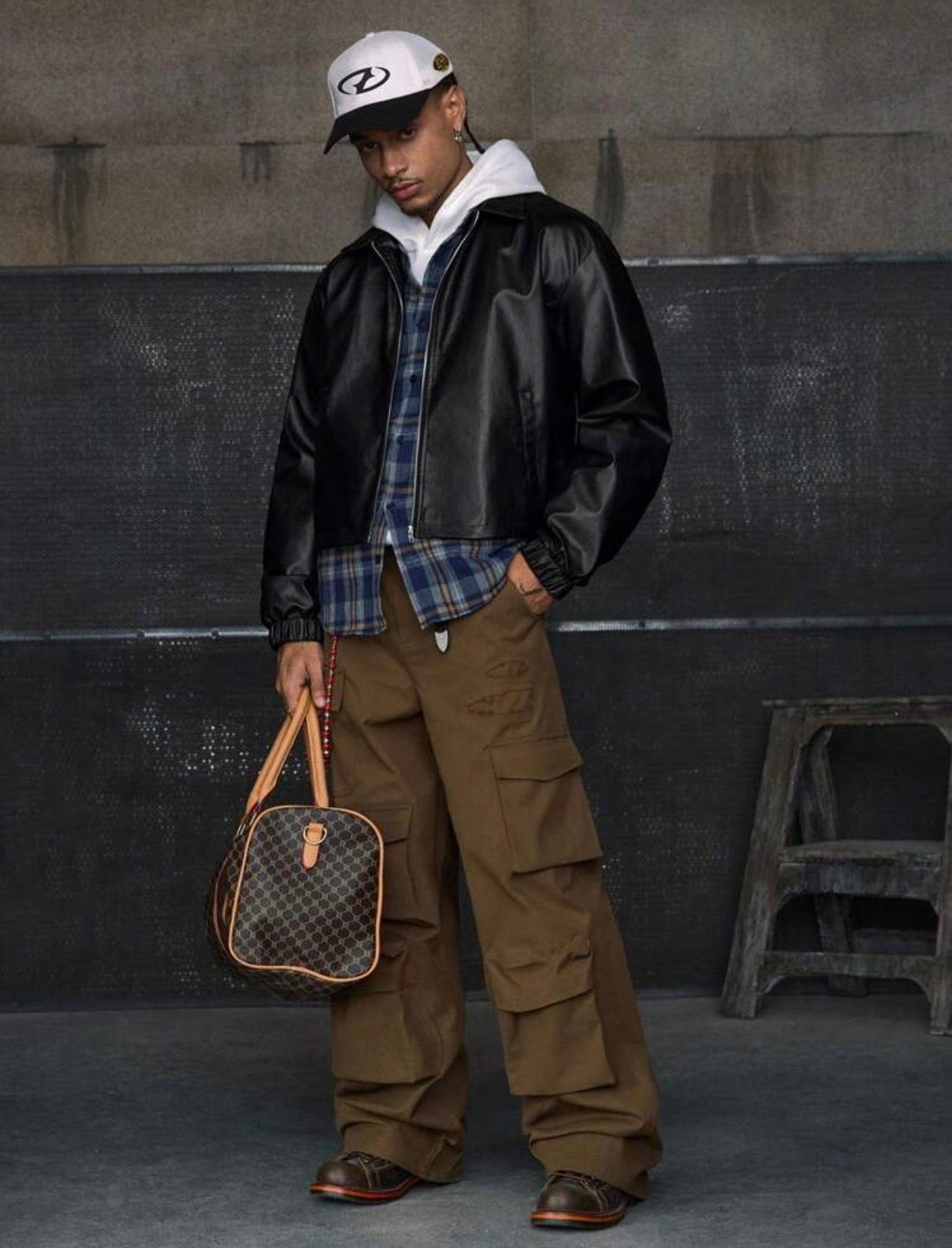 Veste Harrington "Cropped" en Cuir Vegan – Coupe Courte & Structurée