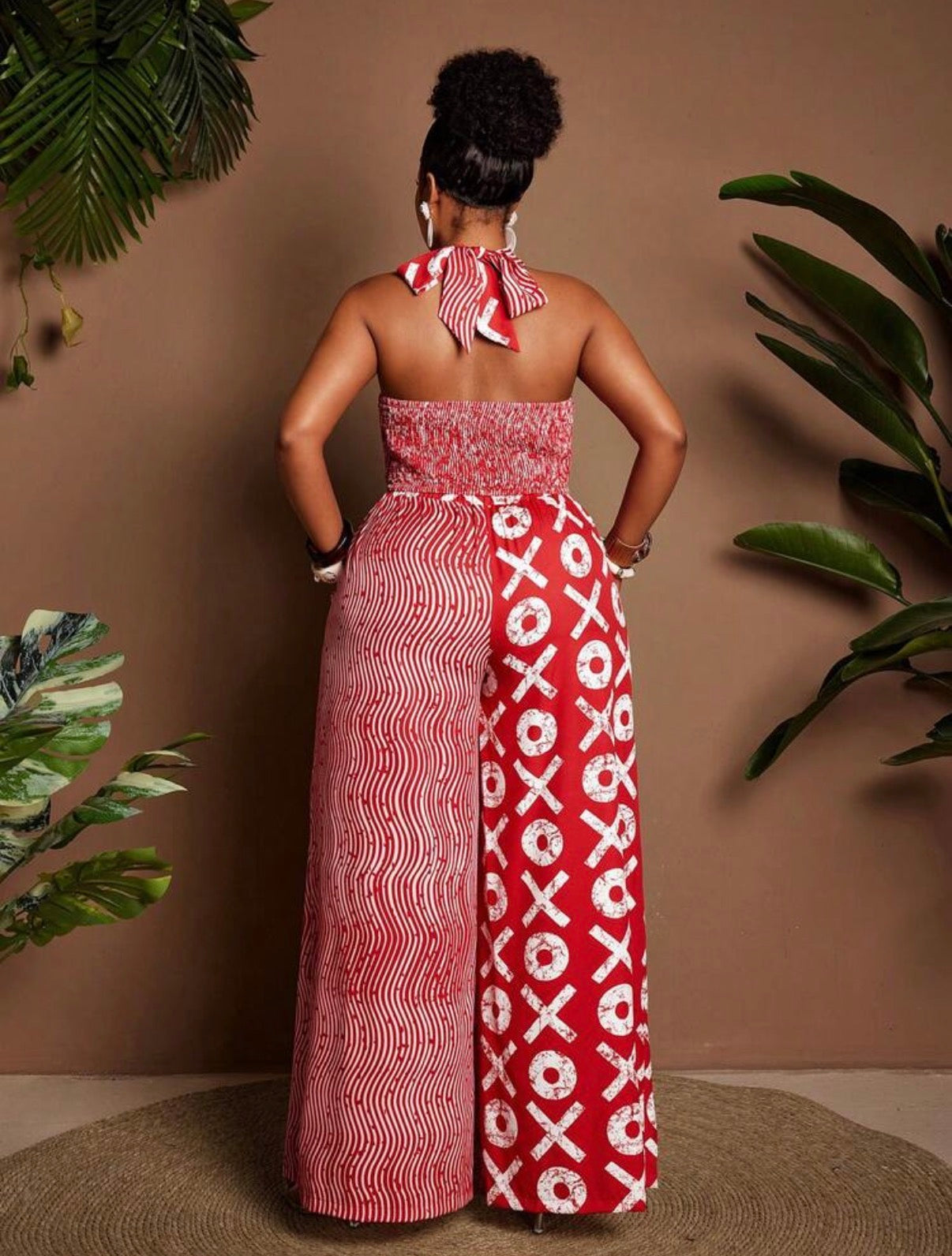 Ensemble "XOXO" Rouge Passion – Coupe Halter & Imprimé Graphique