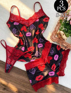 Ensemble lingerie 3 pièces noir et rouge motifs cœurs et lèvres - détail