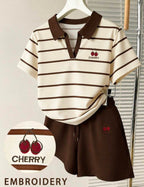 Ensemble polo et short femme écru et marron avec broderie Cherry