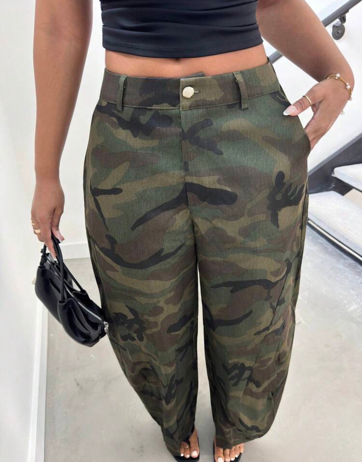 Pantalon camouflage wide leg femme - détail taille