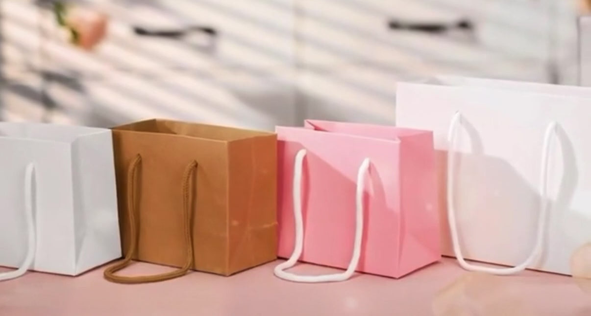 Lot de Mini Sacs Cadeaux Premium – Design Minimaliste & Personnalisable