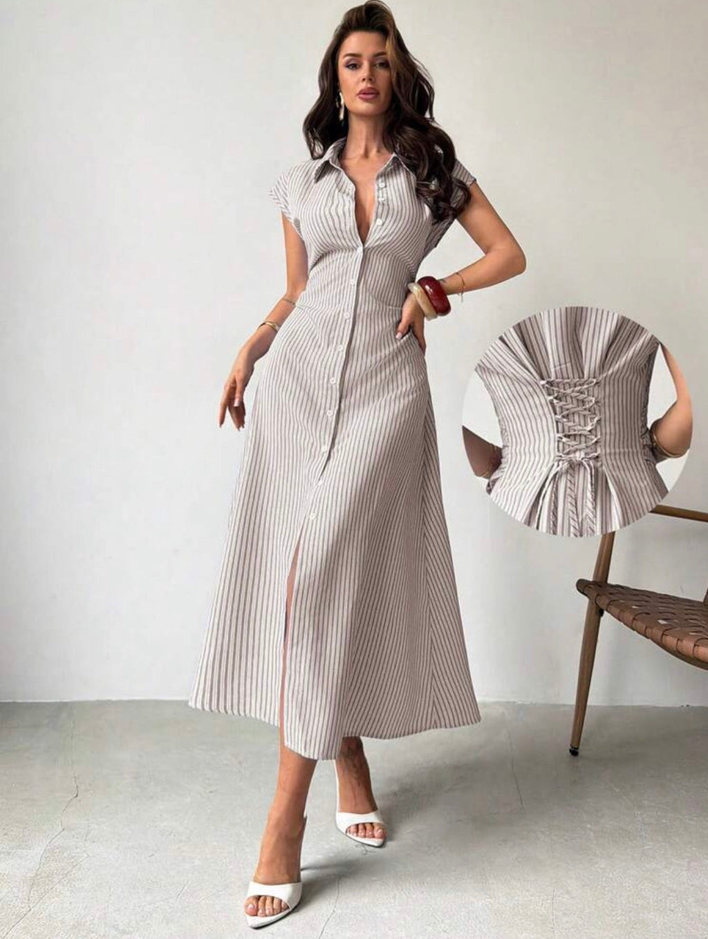 Robe chemise longue rayée beige avec laçage ajustable au dos