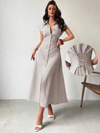 Robe chemise longue rayée beige avec laçage ajustable au dos