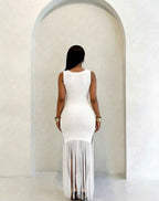 Robe longue blanche moulante à franges - vue de dos