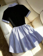 Robe polo plissée noire et bleu rayé - vue de dos