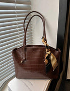 Sac cabas marron effet croco avec foulard