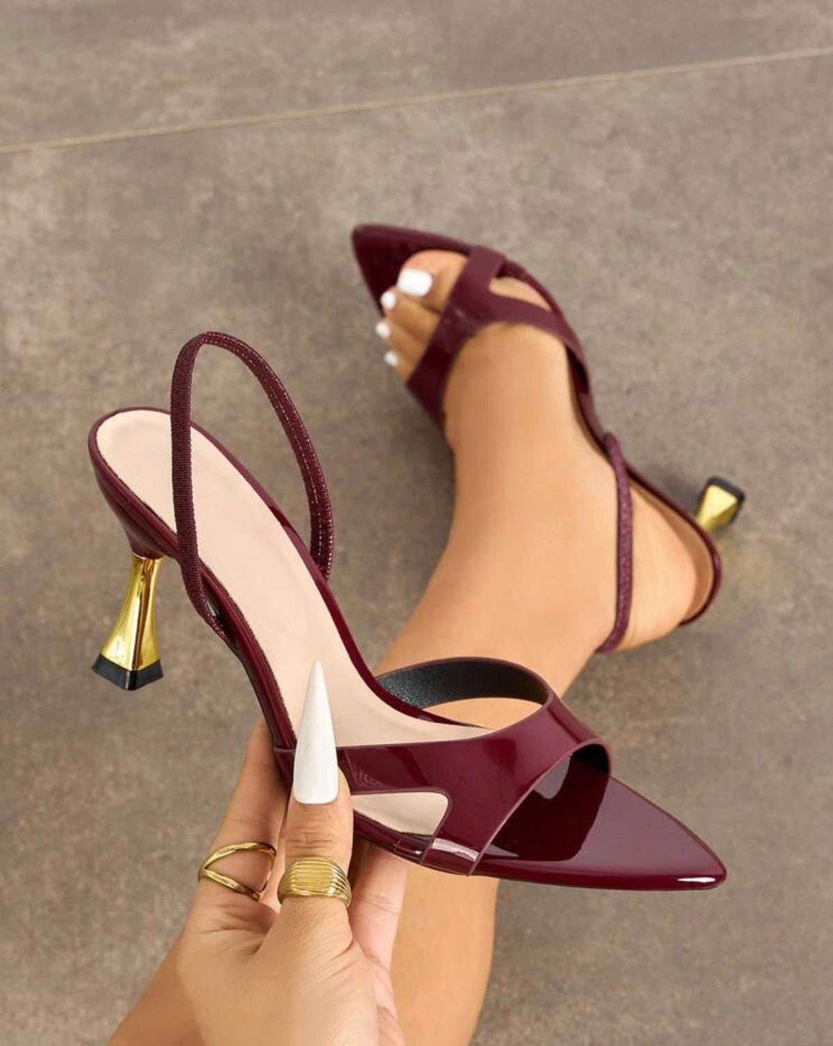 Sandales à talons femme bordeaux verni avec talon doré