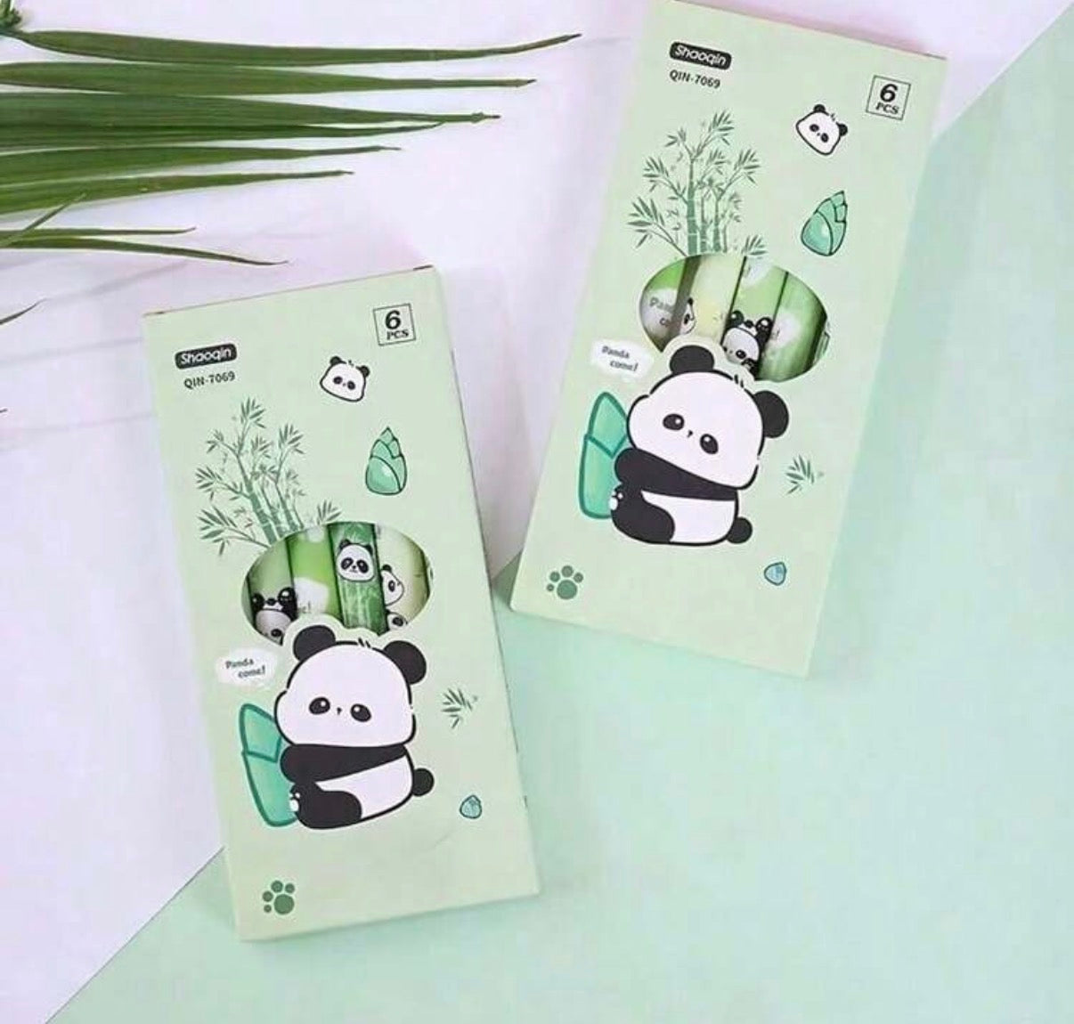 Deux boîtes de stylos gel panda verts - papeterie scolaire