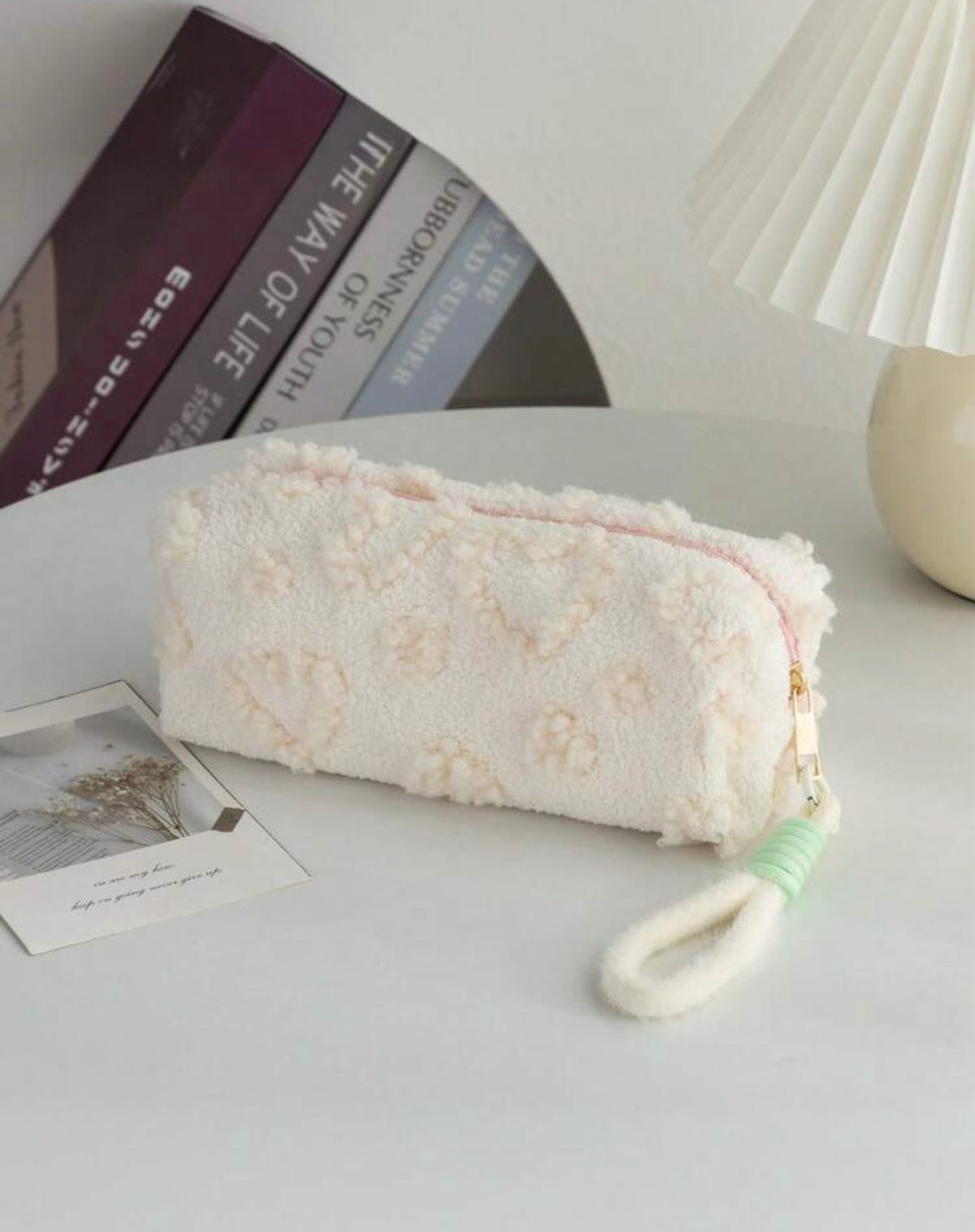 Trousse scolaire peluche blanc cassé à motifs cœurs